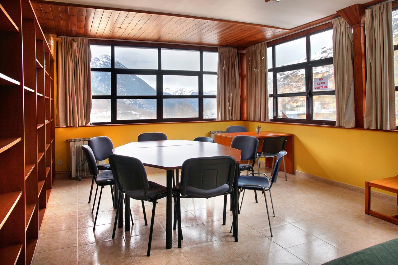 Albergue Era Garona Salardú 외부 사진